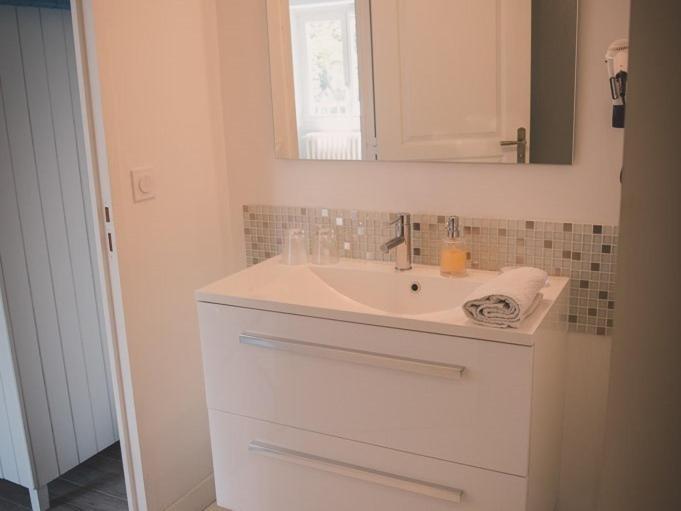 La Maison Periot Trevieres Pokoj fotografie
